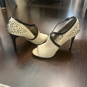 San Edelman New open—toe spiked/studded booties